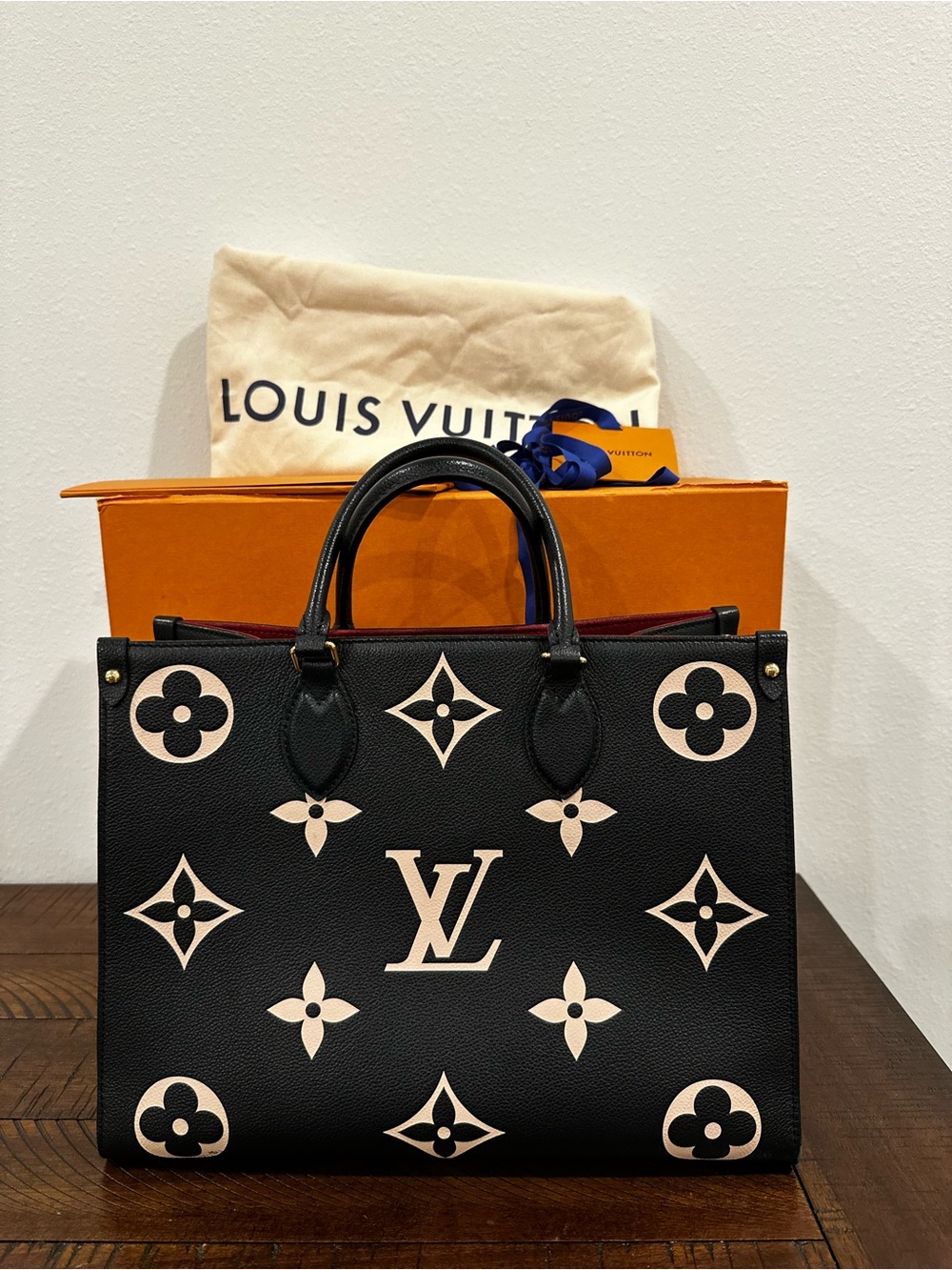 $3,750 Louis Vuitton OnTheGo MM Bicolor Monogram Empreinte Leather LV Handbag